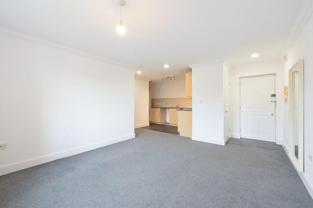 GAINSBOROUGH COURT  (2).jpg