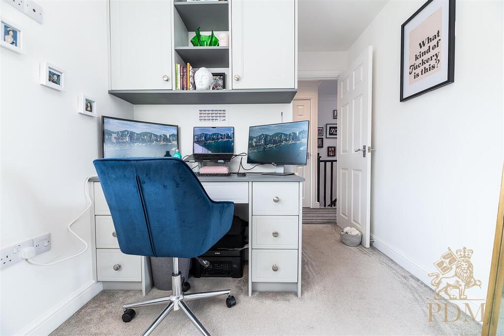 6 Byron Close Colwick Nottingham NG2 4BL