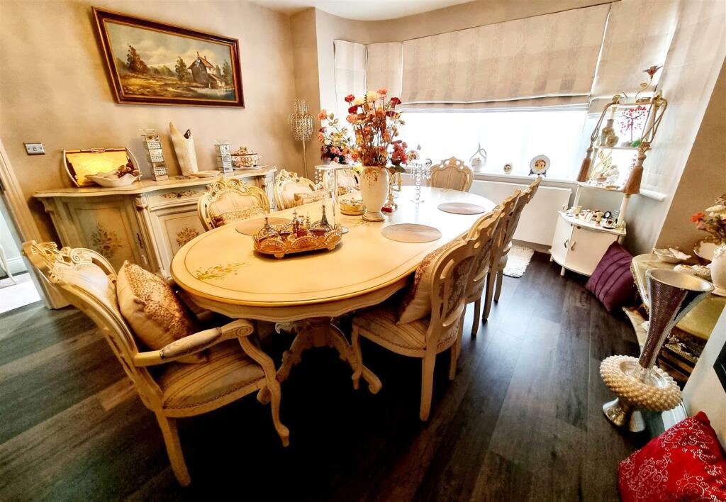 FRONT RECEPTION ROOM: