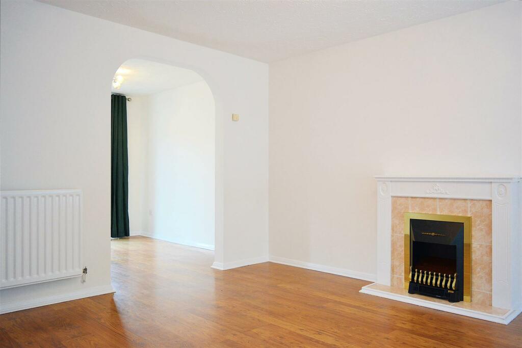 Living Room 1.jpeg