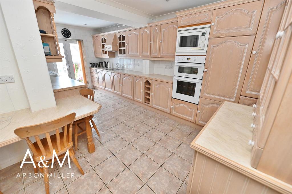 Extended L-Shaped Kitchen