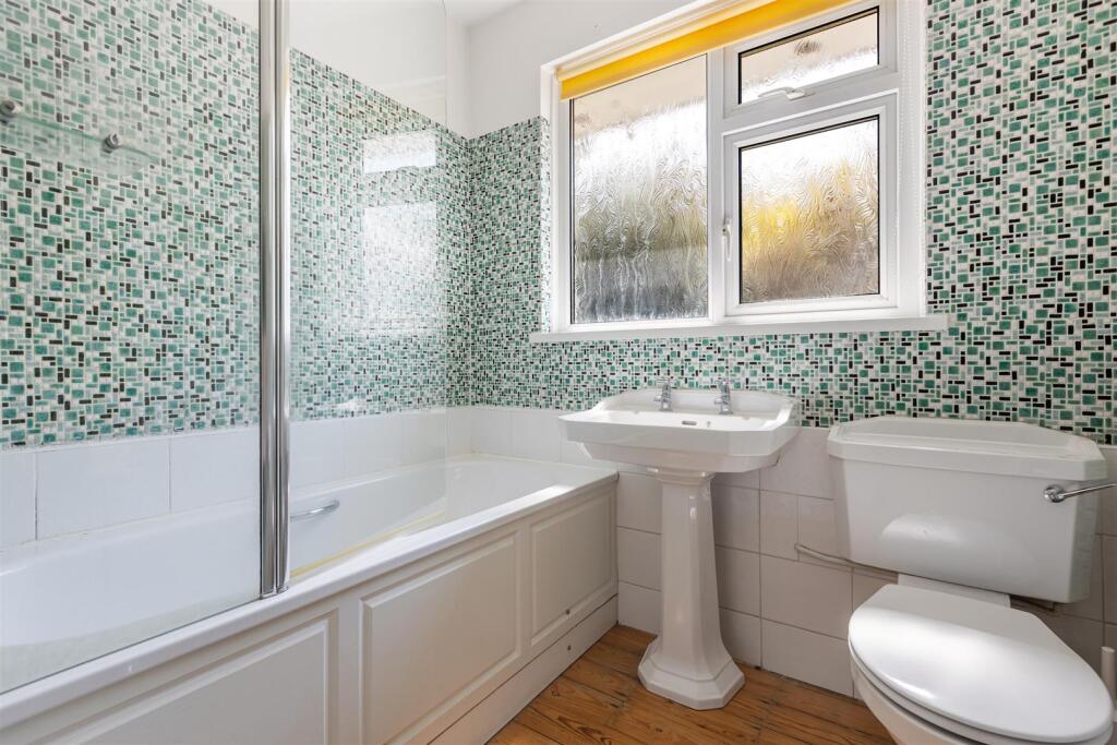 A27 - Jubilante, Totnes - 250501.jpg