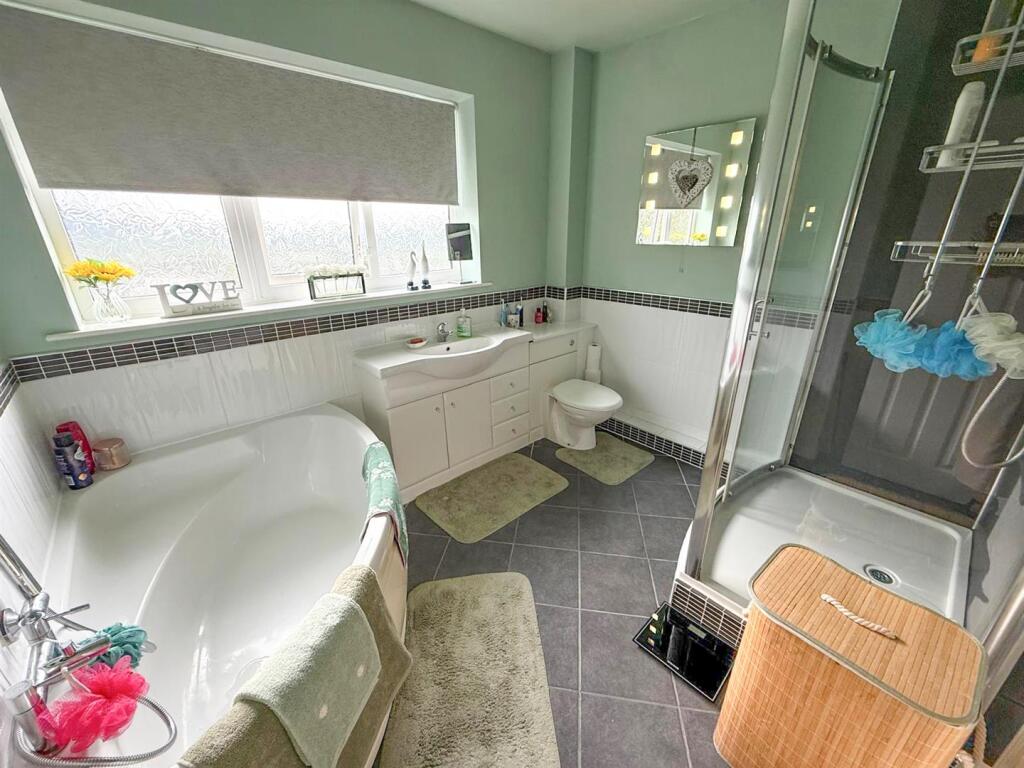 3 Bed Detached, Silsden