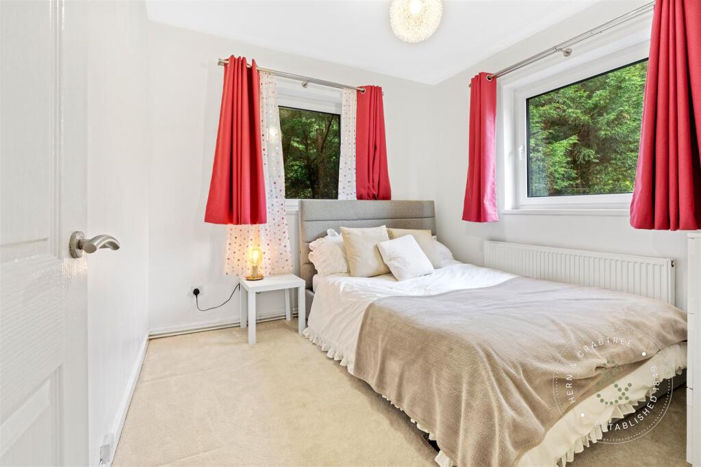 Linnet Close, Hern Crabtree (3).jpg