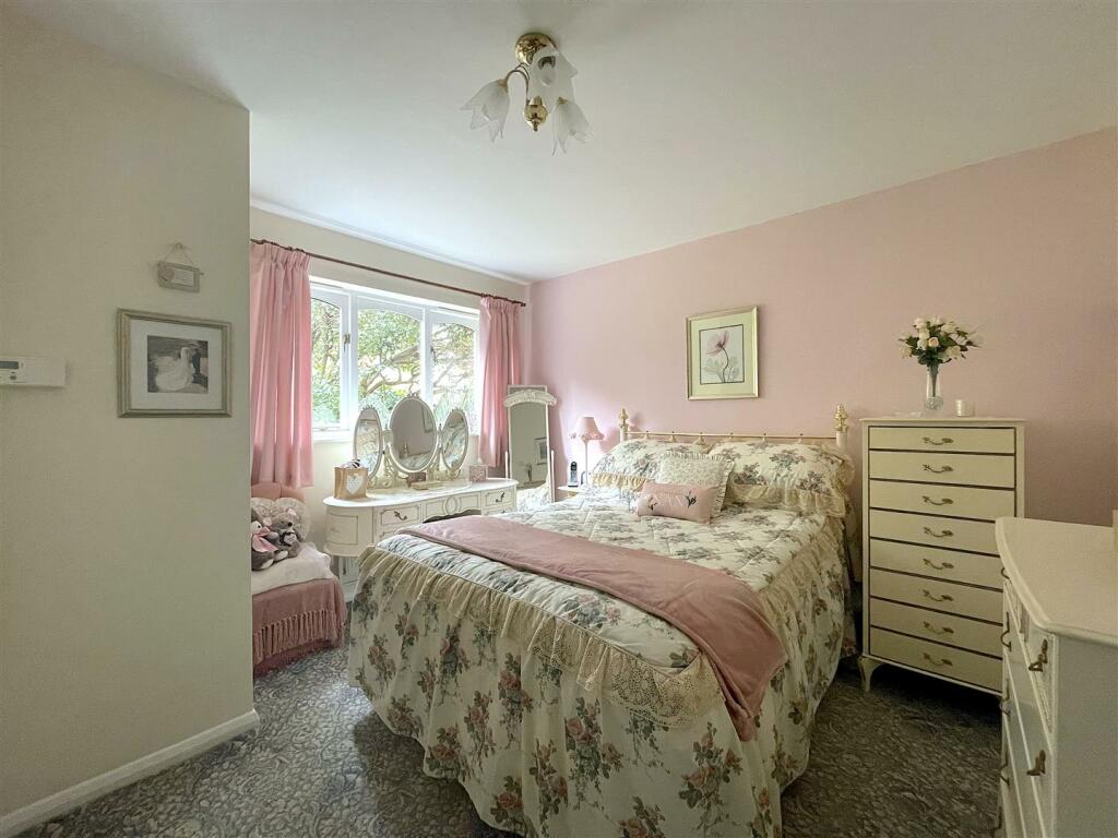Annex Bedroom One (2).jpeg