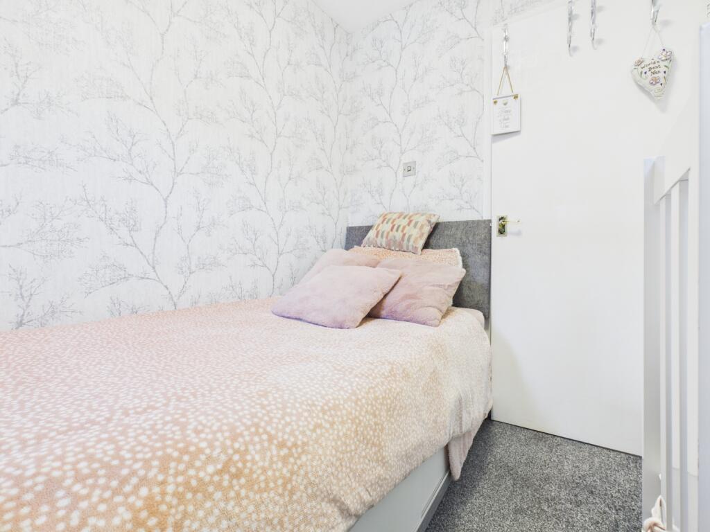 CAM03729G0-PR0156-STILL017