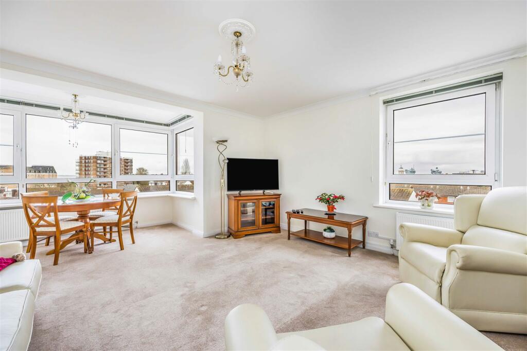 Living Room South &amp; West View