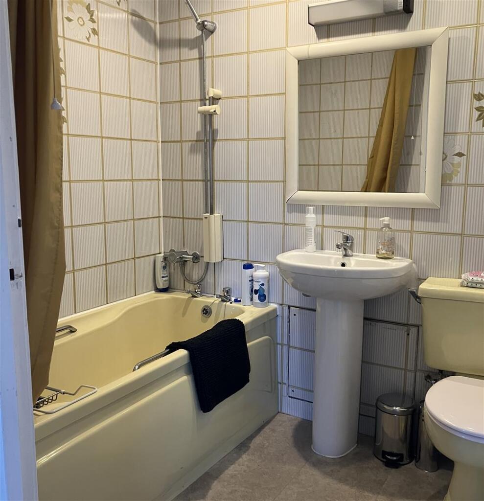 vertical bathroom.jpg