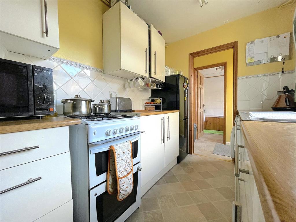 Kitchen (2).jpeg