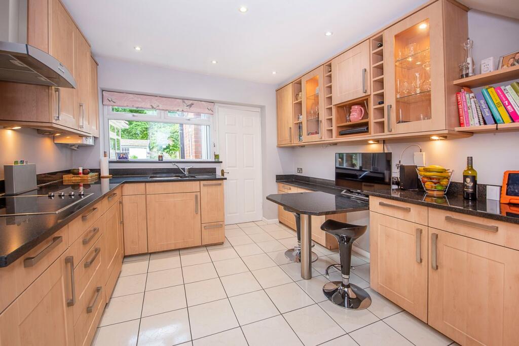 Kitchen/Breakfast Ro