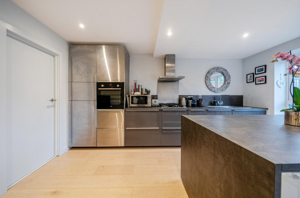 Kitchen &amp; Island