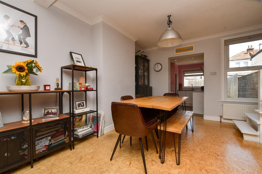 Lounge / Dining Room