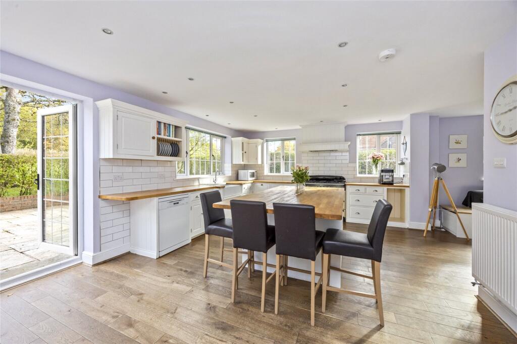 Kitchen/Breakfast Rm