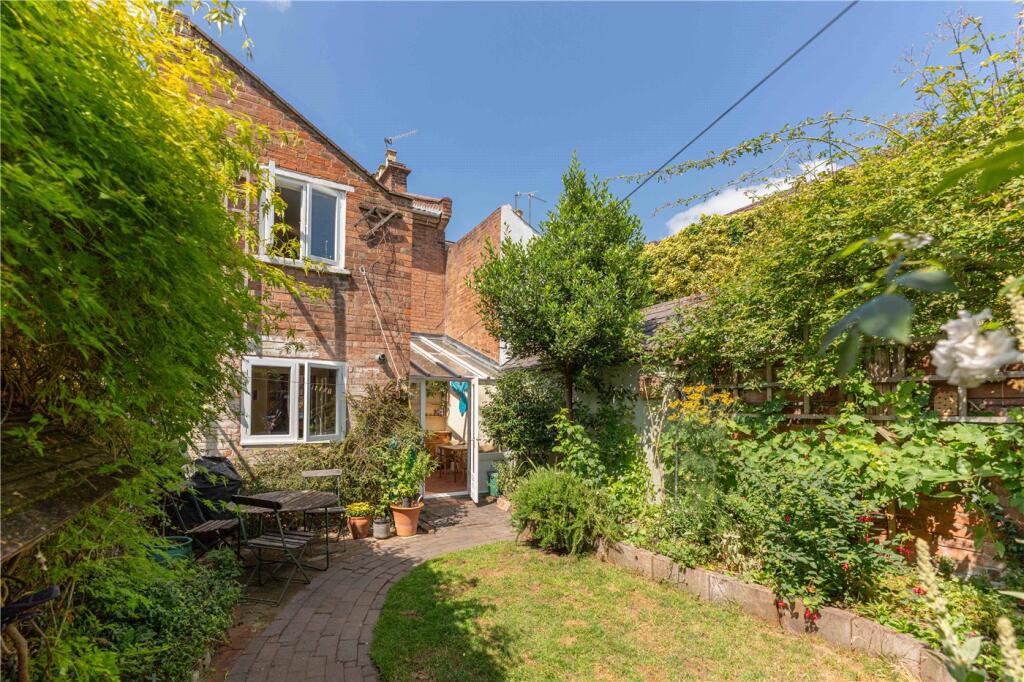 Angle Garden To Hous