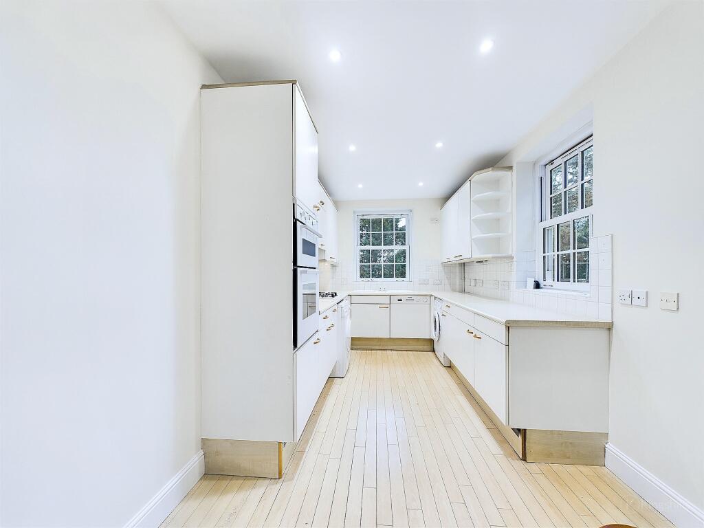 Kitchen/B'room