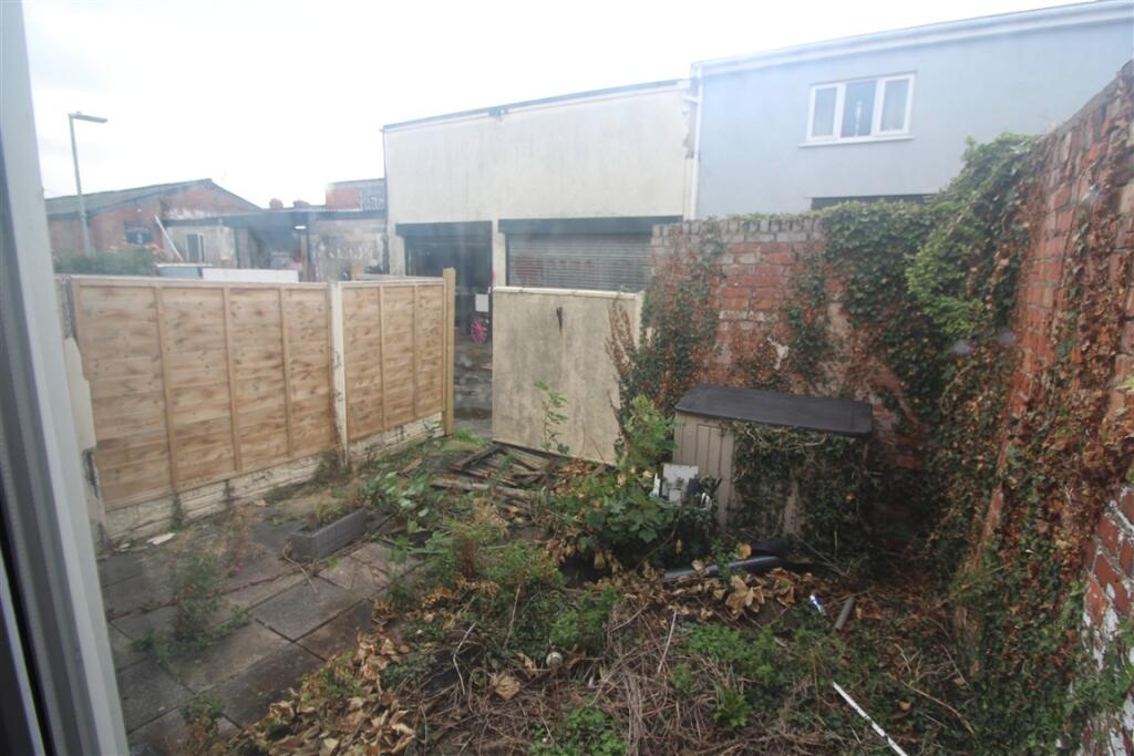 REAR YARD T202509181619.jpg