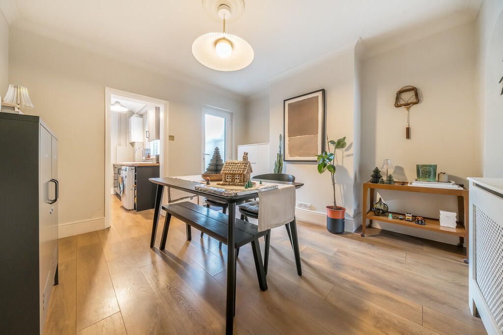 1392779-6-69427bc...