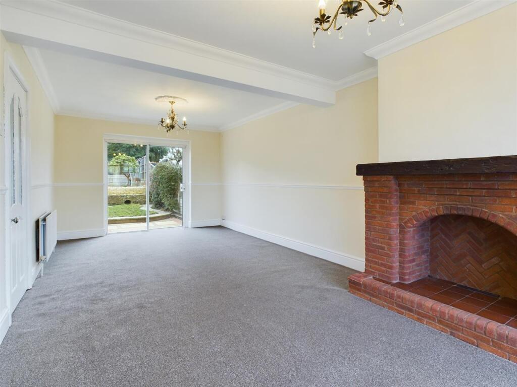 Lounge/Dining Room