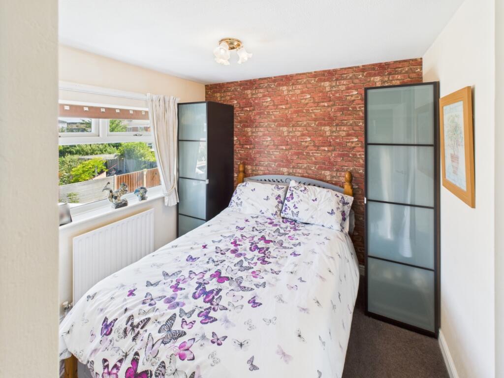 CAM04233G0-PR0025-STILL033