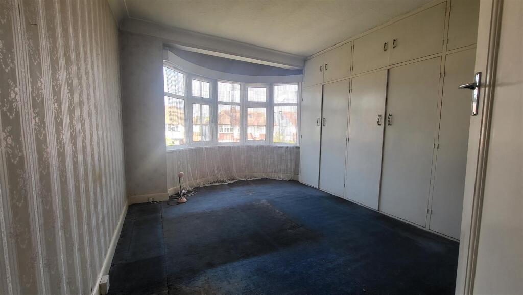 BEDROOM 1: