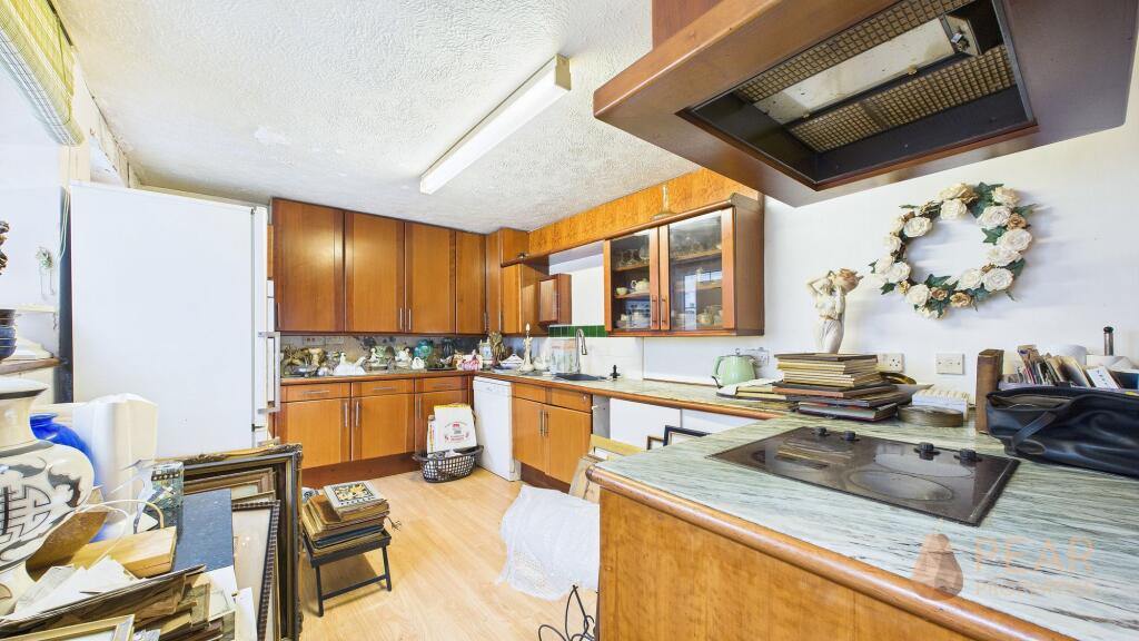 Kitchen/ Dining Room