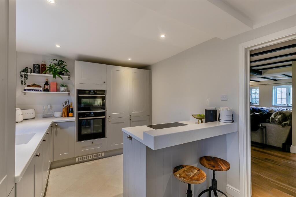 8632704-interior37.jpg