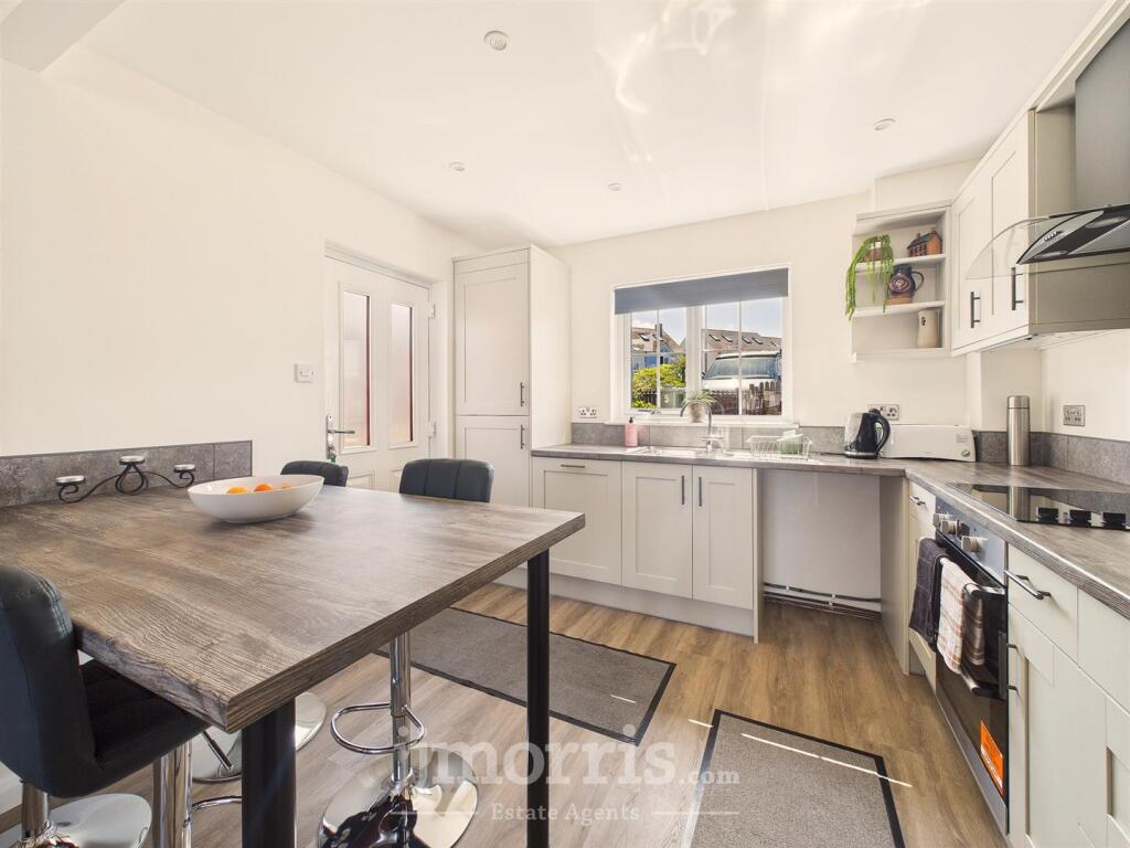 Kitchen Area (Open Plan)