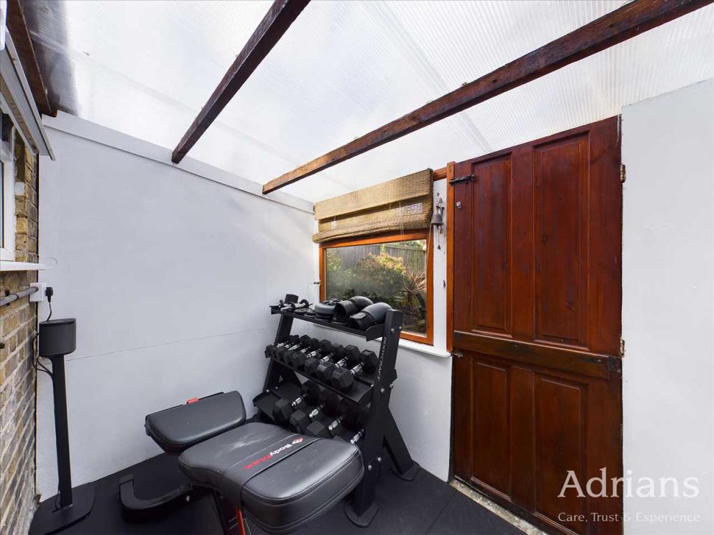 LEAN-TO ADDITION