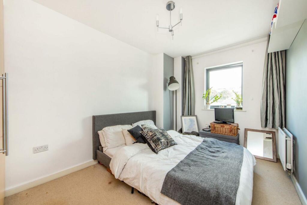 24410_sell_my_home_27_riva_complex_10_lo.jpg