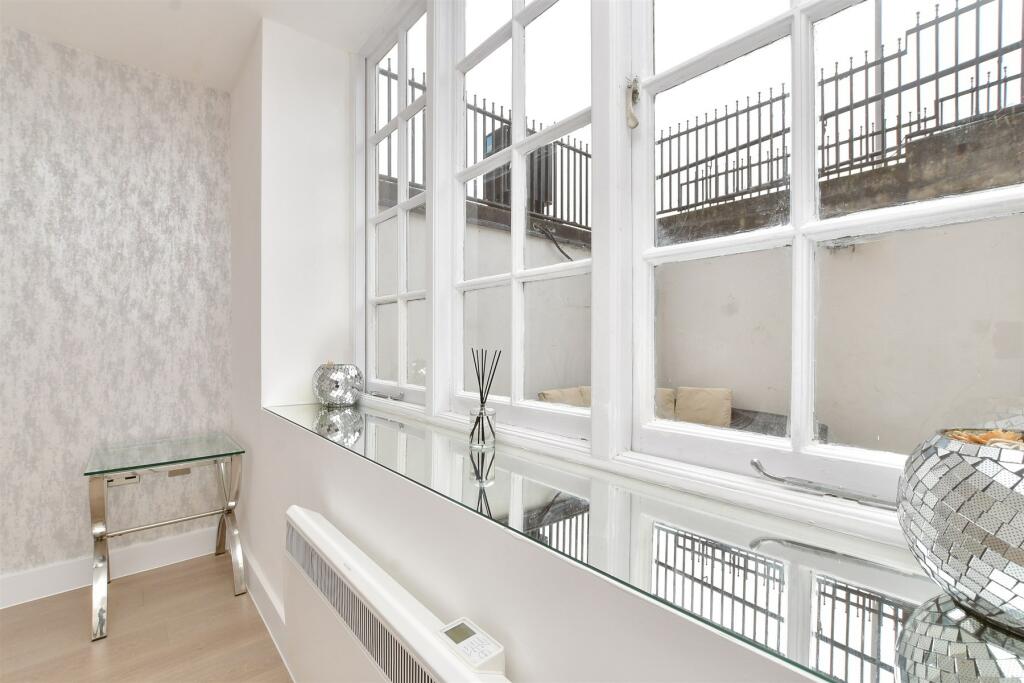 Internal Lifestyle Photograph