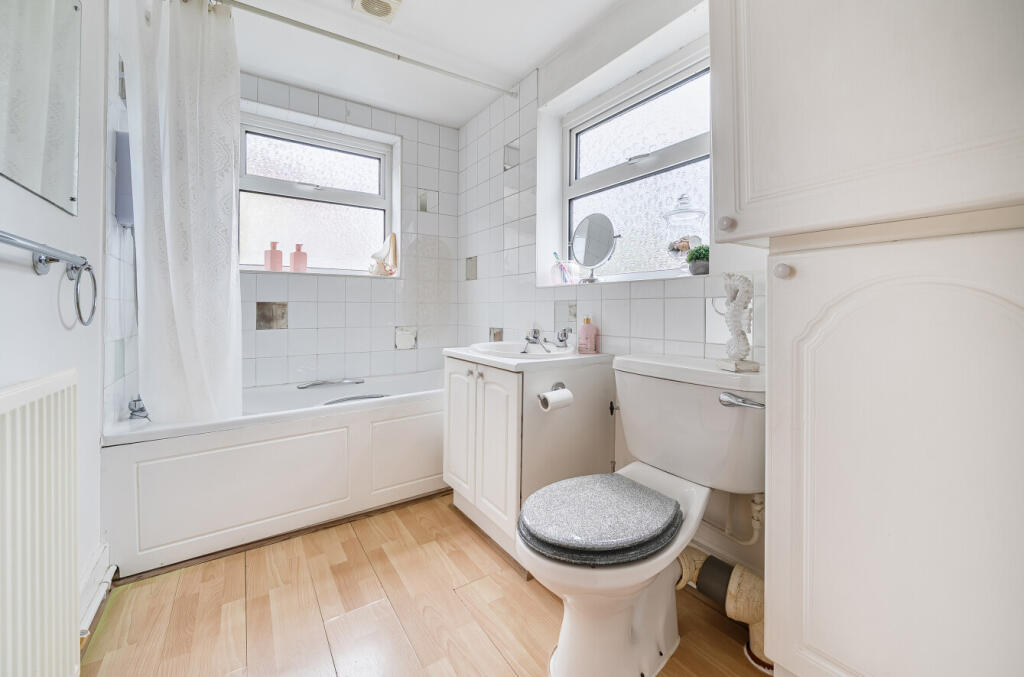 1370656-8-68f66ab...