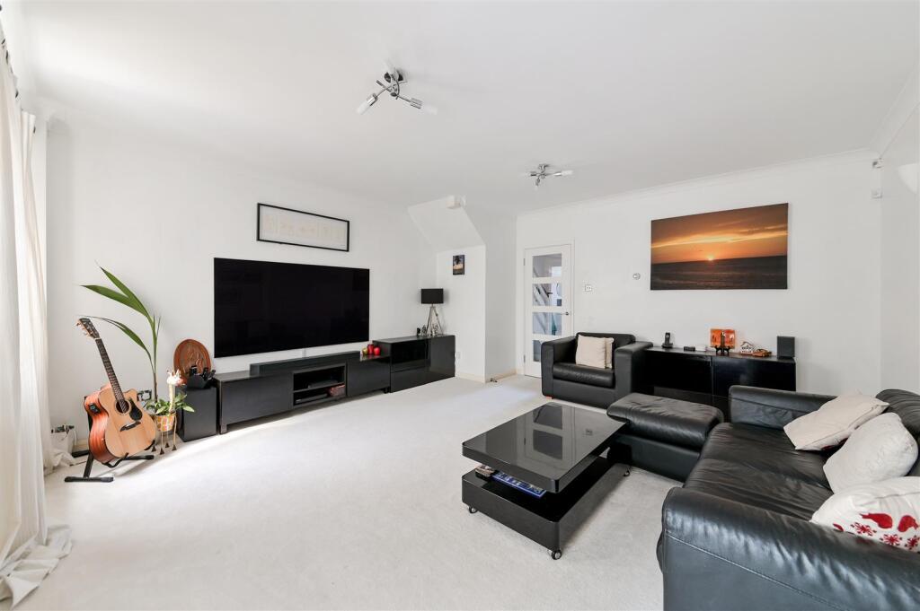 UPPER DUNNYMANS,1 (5).jpg