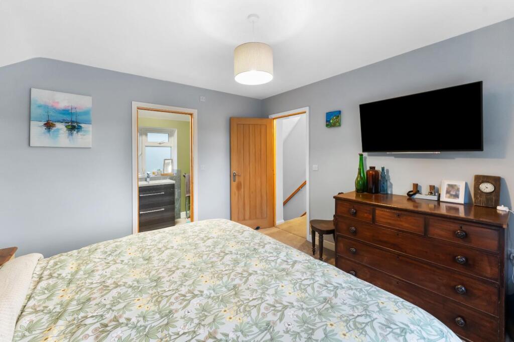 1.8 - bed 1.jpg