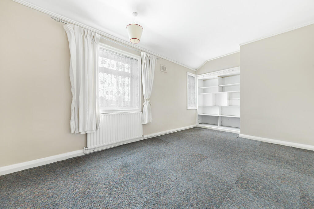 Bedroom 2 (2)