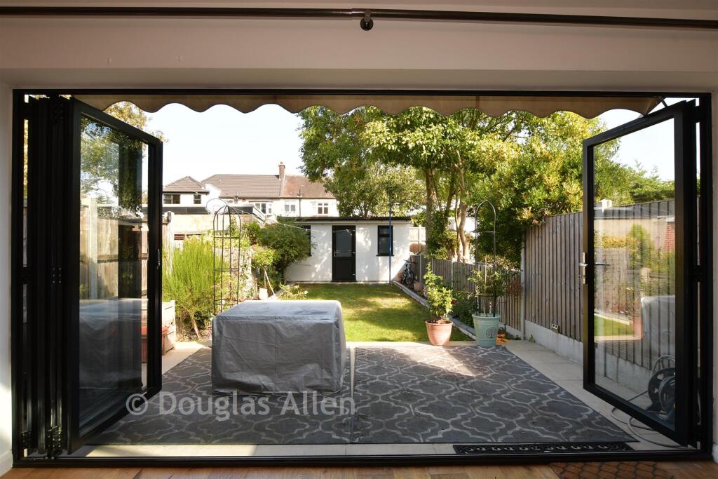 External Lifestyle Photograph