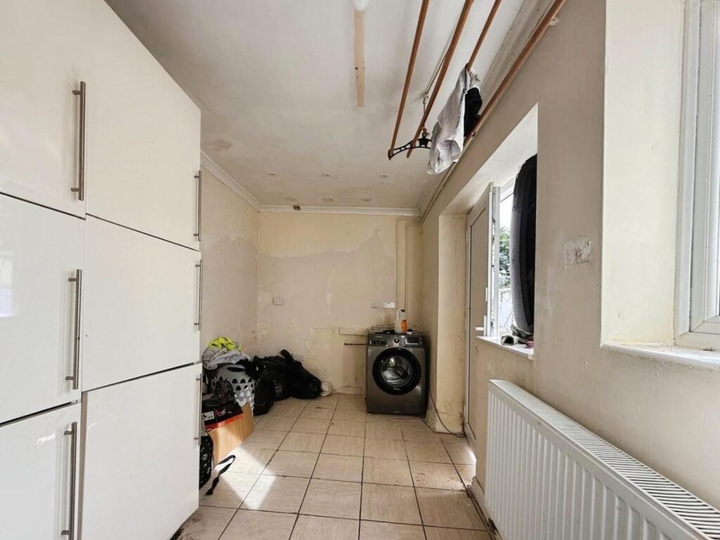 0e8055d2--4F96-8CD3-A290996B18B9-89461-00001C916FE