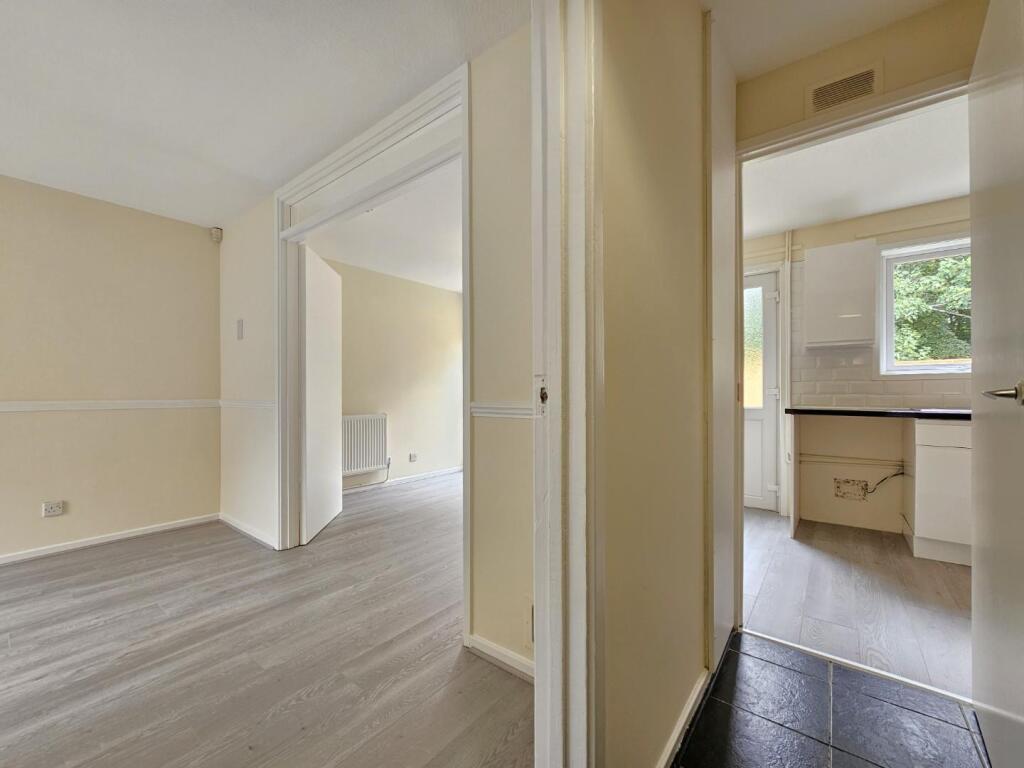 Hallway 1.jpg
