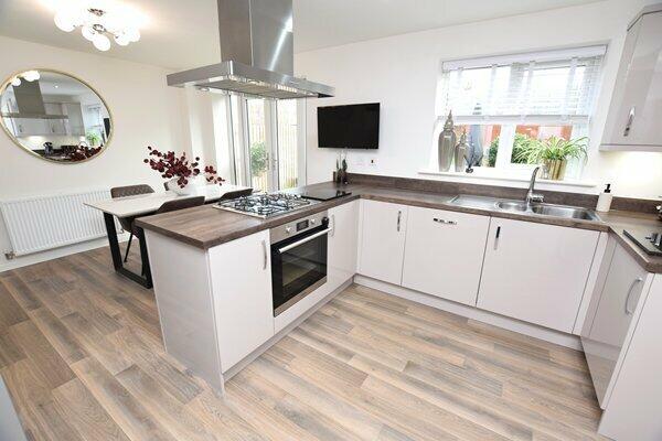 open plan kitchen/diner
