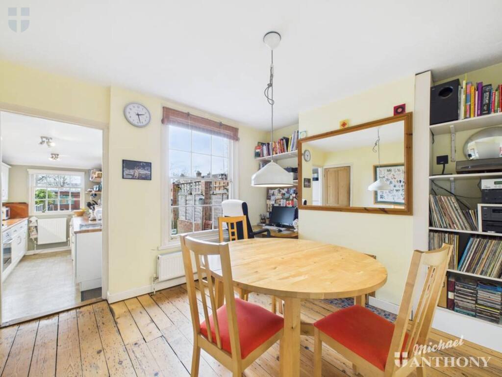 CAM03218G0-PR0562-STILL003-thumbnail-h750-70