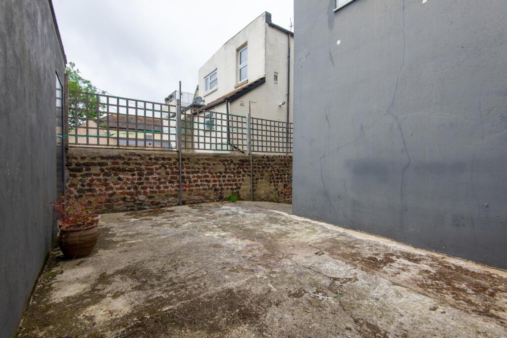 154 Springfield Road GF Outside Area (2)