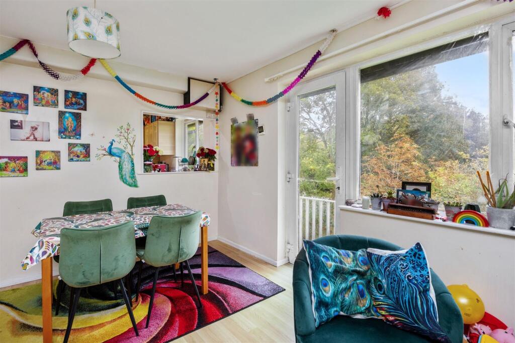 Sitting/Dining Room