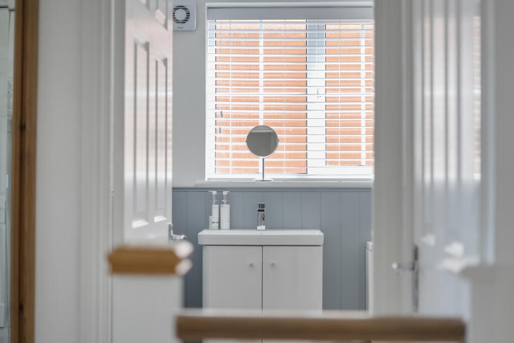 1290873-23-682499...