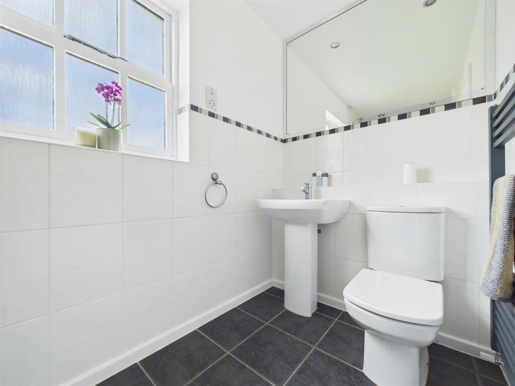 En-suite off Bed One