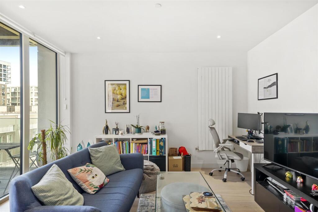 148 Liner House, 2 Royal Wharf Walk - XtDVZtn8KohL