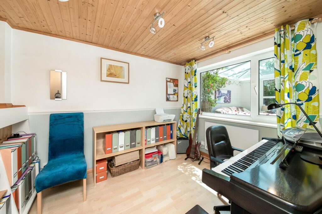 HOME OFFICE