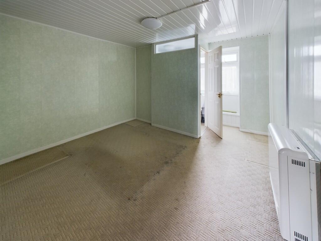 CAM03974G0-PR0102...