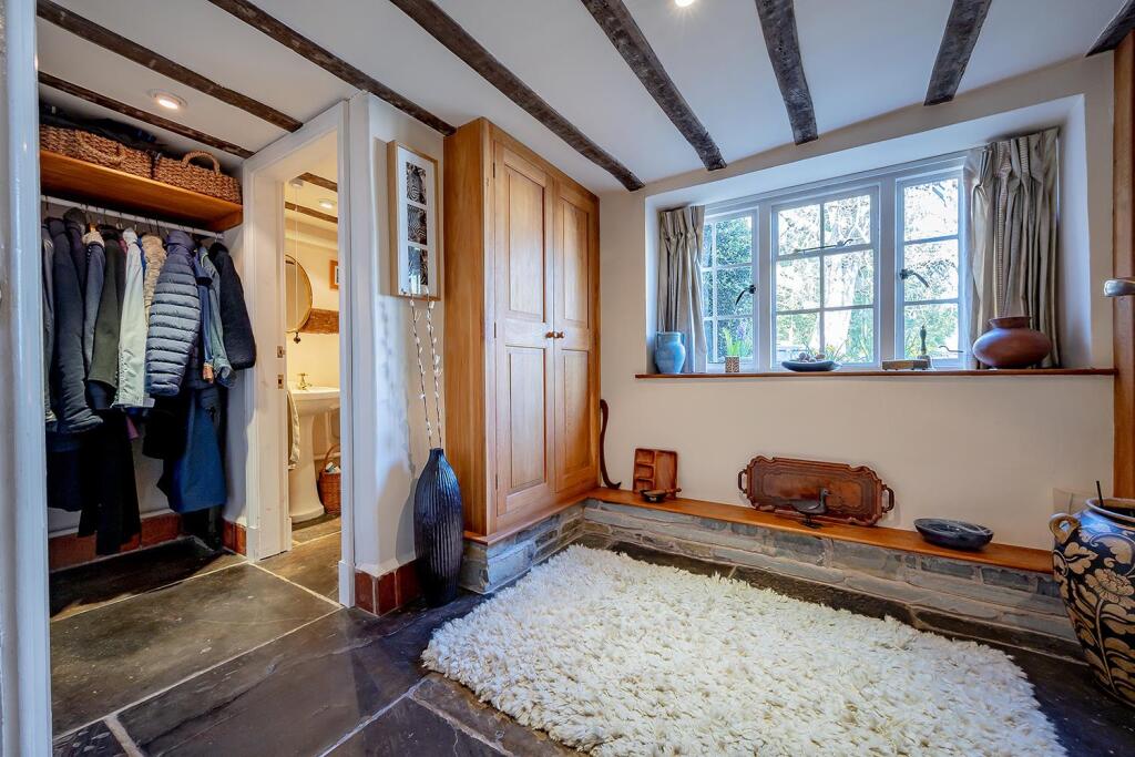 Boot room / Cloak room