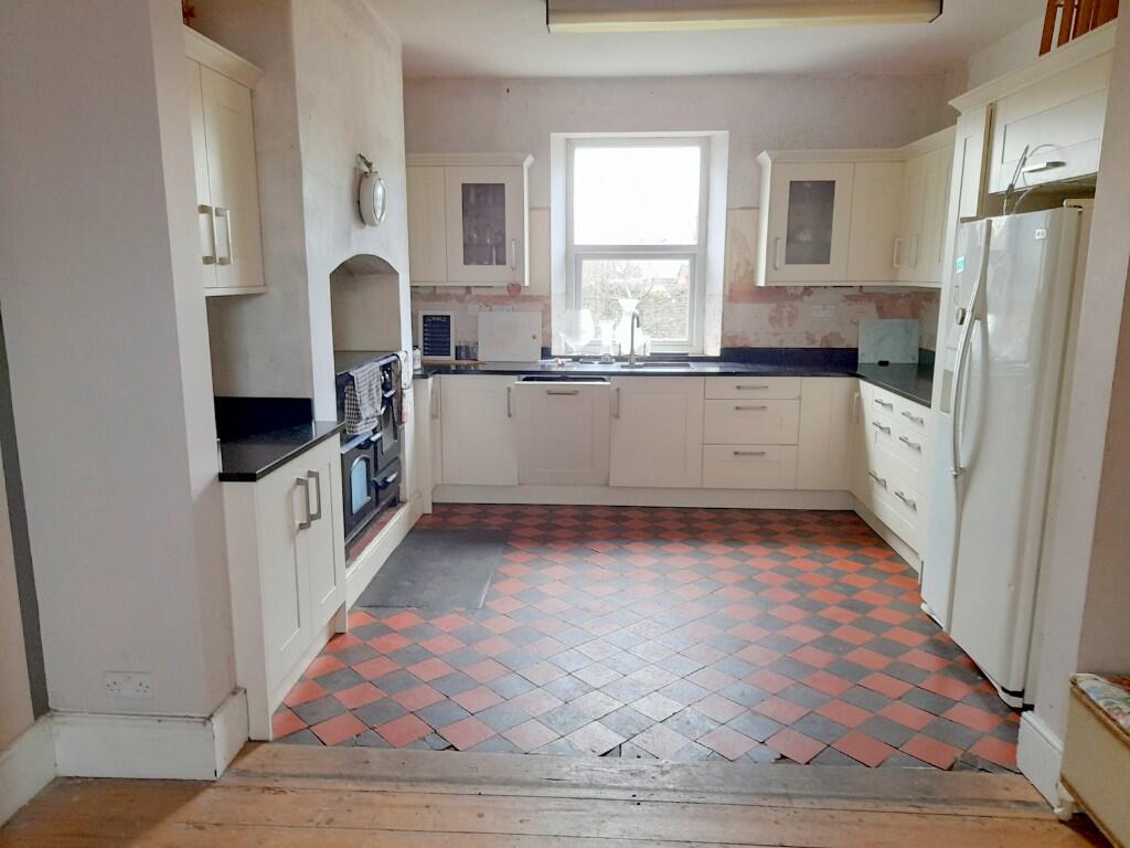 Kitchen &amp; Dining