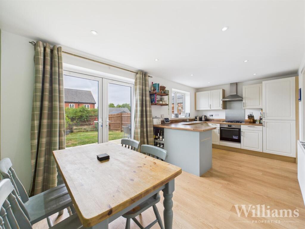 CAM02861G0-PR0434-STILL009 - Copy.jpg