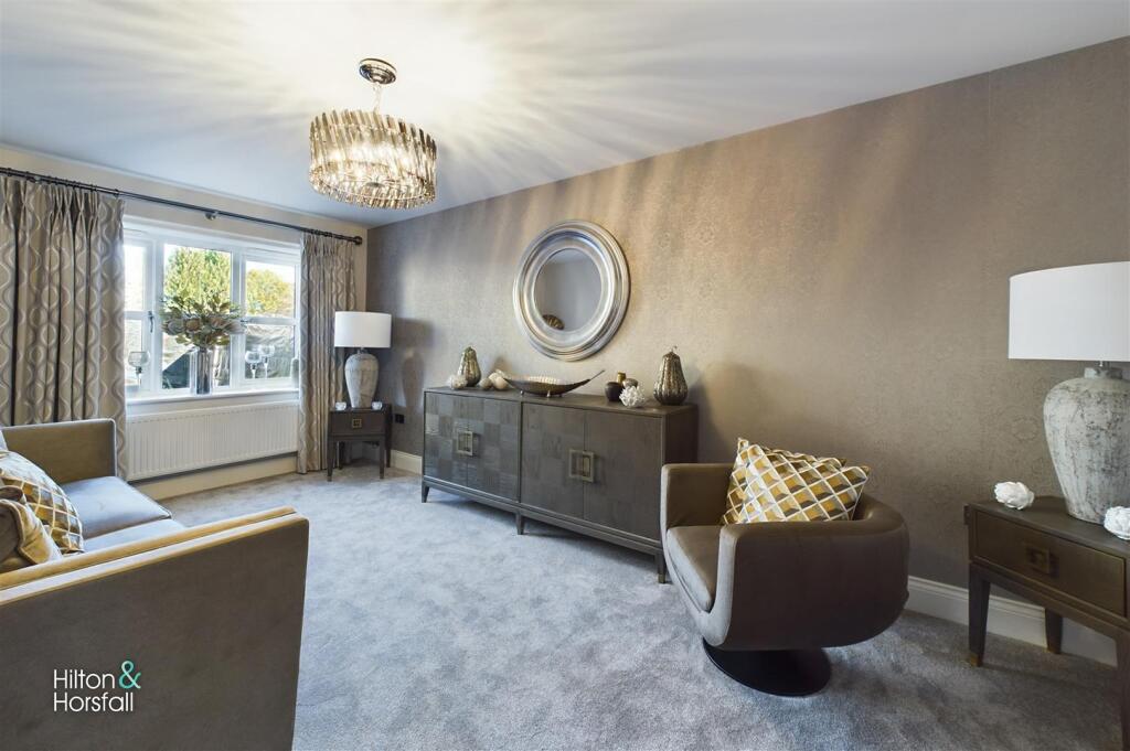 Internal Photo (Plot 8)